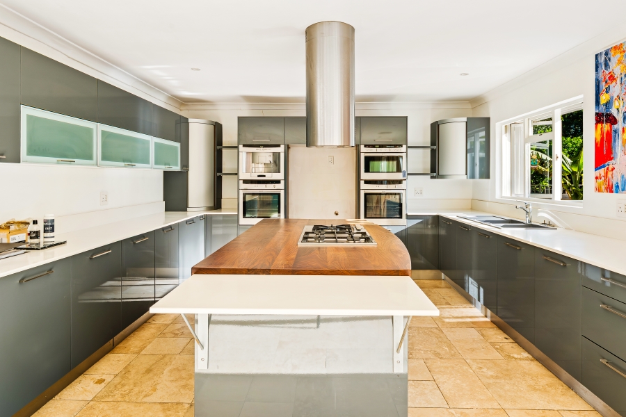 5 Bedroom Property for Sale in Leisure Isle Western Cape
